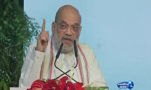 सभी एयरपोर्ट पर एयरोब्रिज की संख्या के लिए नियम तय करें: Amit Shah ने नागरिक उड्डयन मंत्रालय से कहा